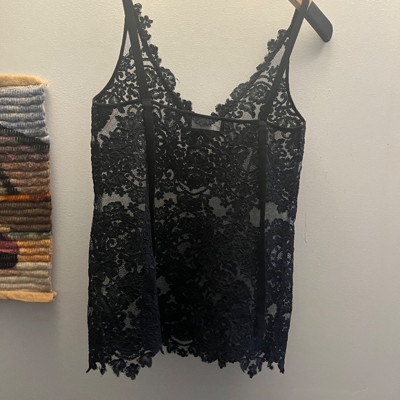 Babaton lace top XXS - Picture 2 of 3